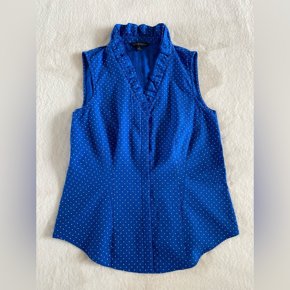 Brooks Brothers sleeveless blue seersucker button down shirt | size 8 | cotton